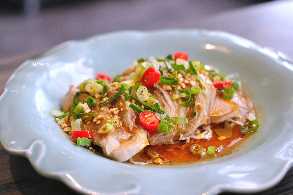 台中北屯︱青花驕麻辣鍋@崇德店．連湯都可以喝的麻辣鍋，紅色、綠色兩種湯頭雙重享受 @QQ的懶骨頭