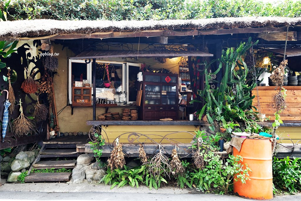 台東東河︱我在玩-玩冰箱．號稱全台最美路邊攤，食材新鮮又豐富，非常的有特色 @QQ的懶骨頭