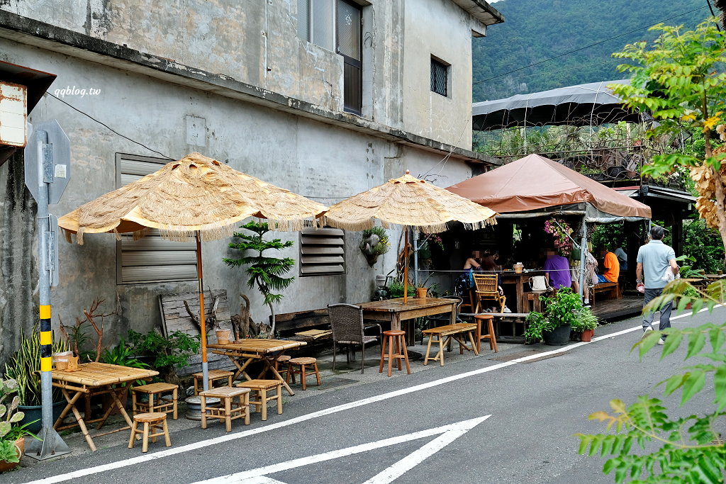 台東東河︱我在玩-玩冰箱．號稱全台最美路邊攤，食材新鮮又豐富，非常的有特色 @QQ的懶骨頭