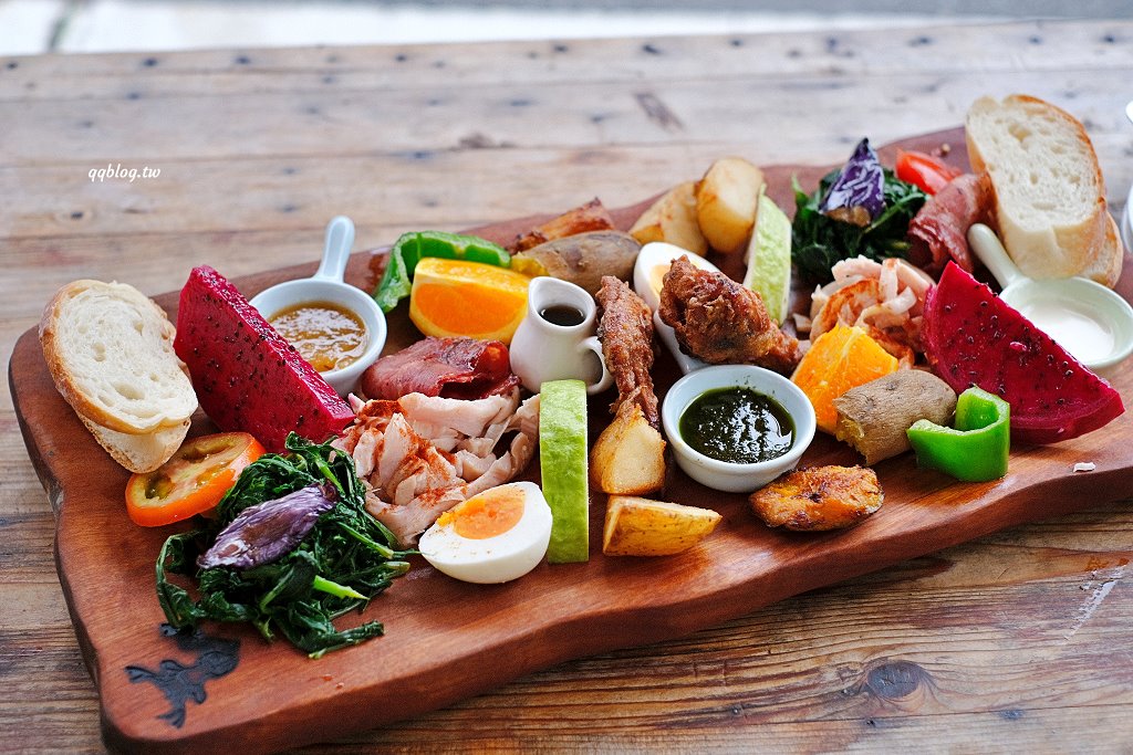 台東東河︱我在玩-玩冰箱．號稱全台最美路邊攤，食材新鮮又豐富，非常的有特色 @QQ的懶骨頭