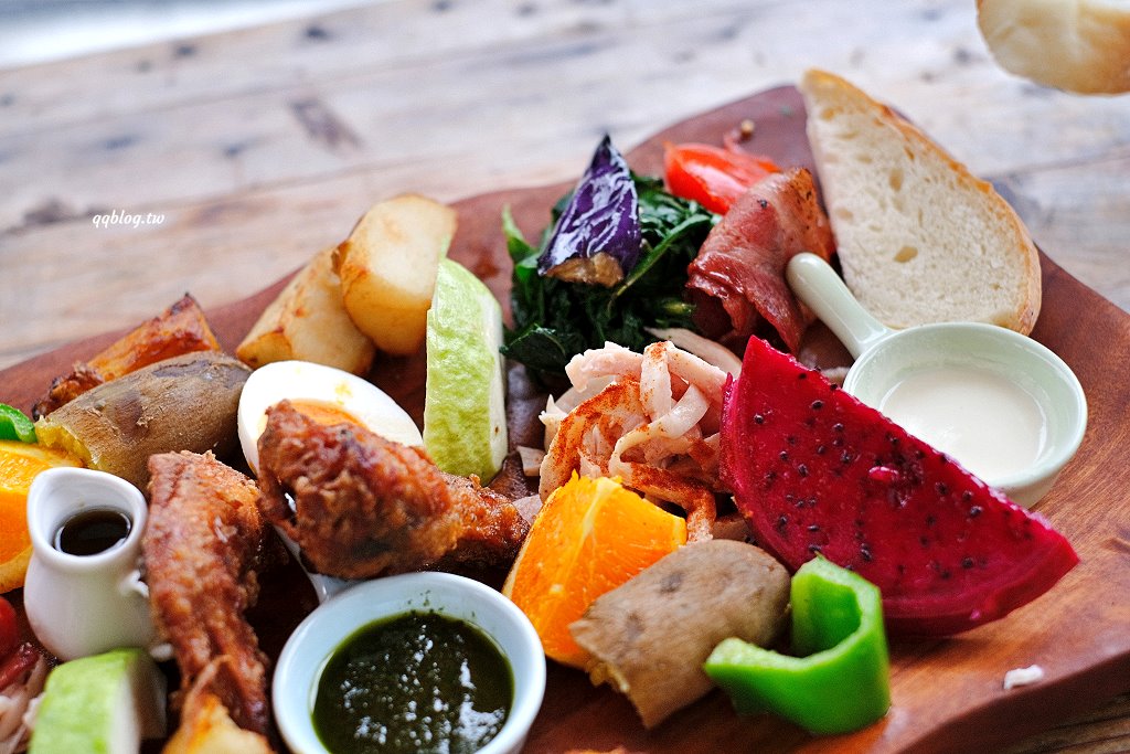 台東東河︱我在玩-玩冰箱．號稱全台最美路邊攤，食材新鮮又豐富，非常的有特色 @QQ的懶骨頭