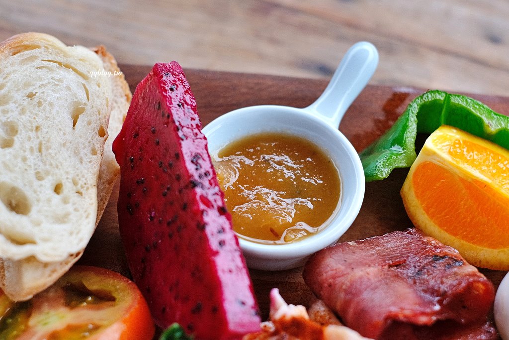 台東東河︱我在玩-玩冰箱．號稱全台最美路邊攤，食材新鮮又豐富，非常的有特色 @QQ的懶骨頭