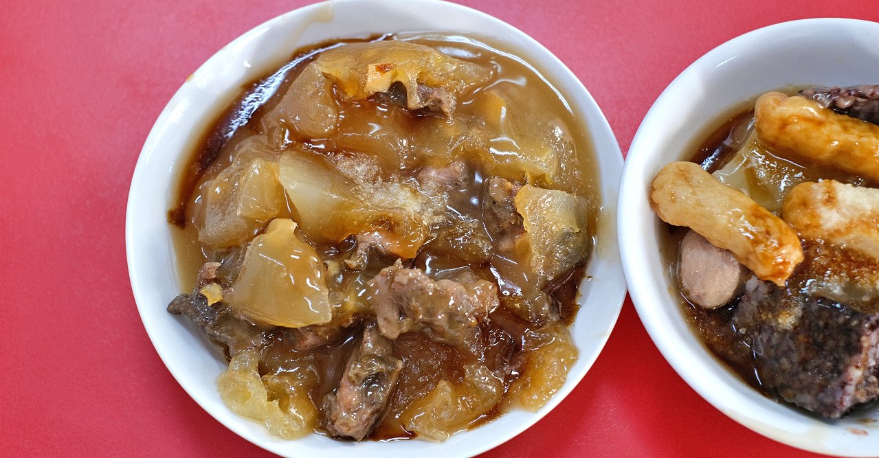 雲林斗六︱鄧記肉圓斗六總店．在地營業超過55年的肉圓、甜不辣老店，假日還有限定的川麻肉圓 @QQ的懶骨頭