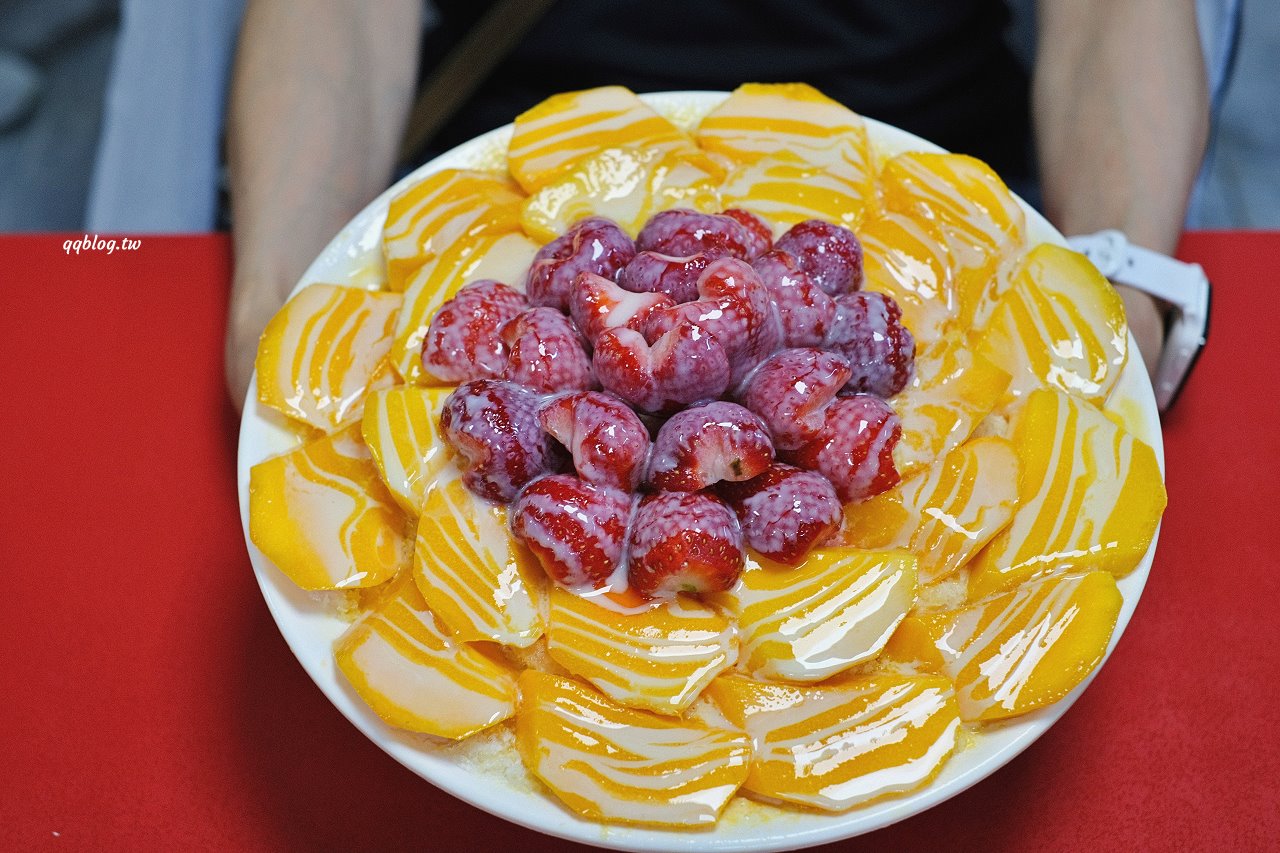 台中龍井︱東海何媽媽冰店.東海商圈超人氣冰店,冬天吃草莓、夏天吃芒果,口口好滋味 @QQ的懶骨頭 台中龍井︱東海何媽媽冰店.東海商圈超人氣冰店,冬天吃草莓、夏天吃芒果,口口好滋味 @QQ的懶骨頭