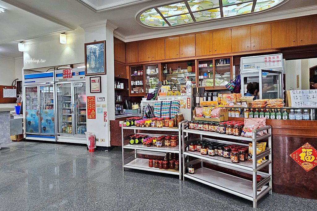 台東東河︱東河包子．走過一甲子的台11線熱門美食，經過一定要買上一顆包子來試試 @QQ的懶骨頭