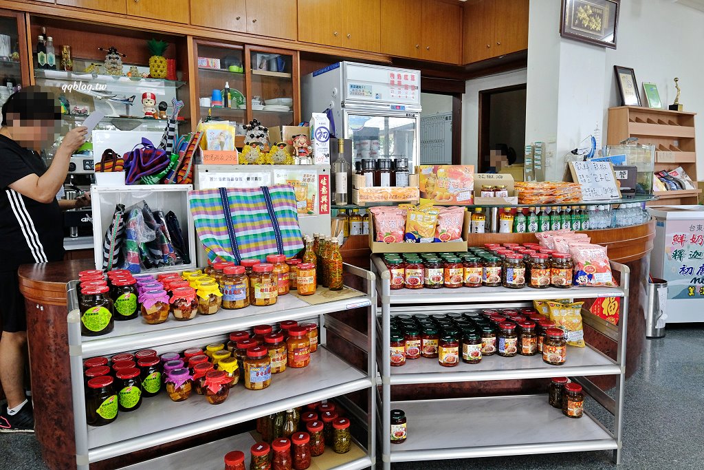 台東東河︱東河包子．走過一甲子的台11線熱門美食，經過一定要買上一顆包子來試試 @QQ的懶骨頭