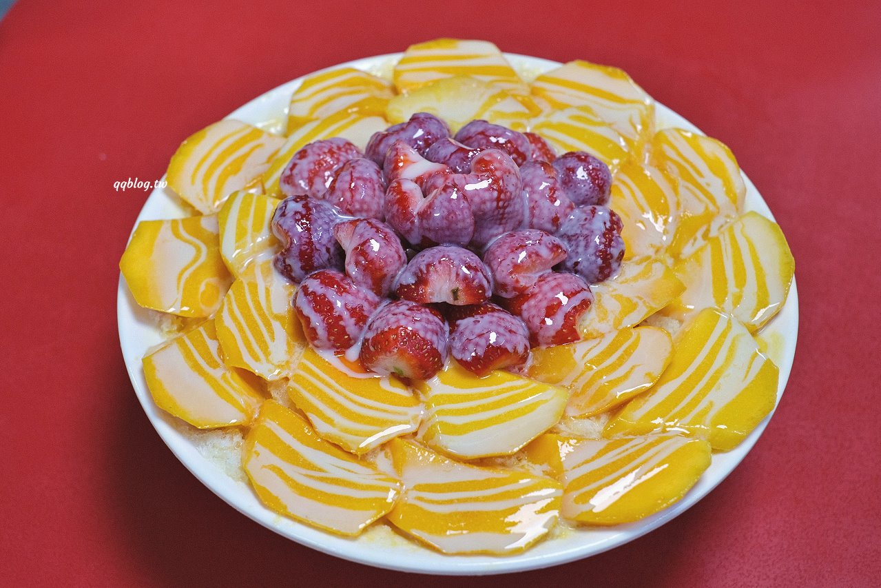 台中龍井︱東海何媽媽冰店.東海商圈超人氣冰店,冬天吃草莓、夏天吃芒果,口口好滋味 @QQ的懶骨頭 台中龍井︱東海何媽媽冰店.東海商圈超人氣冰店,冬天吃草莓、夏天吃芒果,口口好滋味 @QQ的懶骨頭