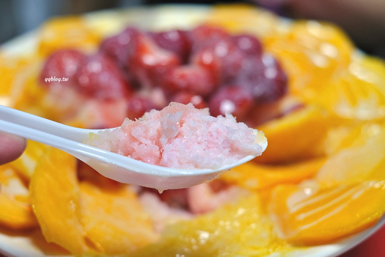 台中龍井︱東海何媽媽冰店．東海商圈超人氣冰店，冬天吃草莓、夏天吃芒果，口口好滋味 @QQ的懶骨頭