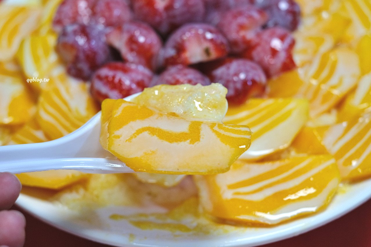 台中龍井︱東海何媽媽冰店.東海商圈超人氣冰店,冬天吃草莓、夏天吃芒果,口口好滋味 @QQ的懶骨頭 台中龍井︱東海何媽媽冰店.東海商圈超人氣冰店,冬天吃草莓、夏天吃芒果,口口好滋味 @QQ的懶骨頭