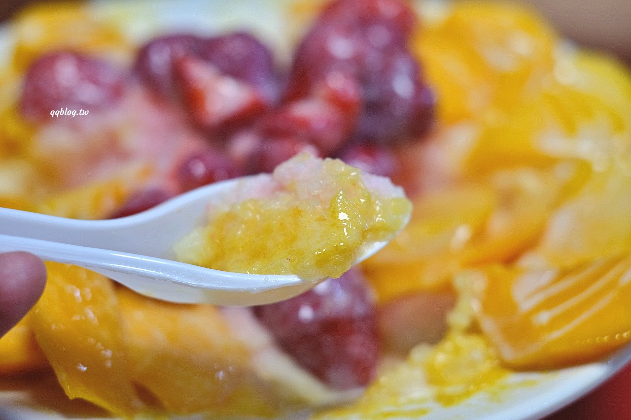 台中龍井︱東海何媽媽冰店.東海商圈超人氣冰店,冬天吃草莓、夏天吃芒果,口口好滋味 @QQ的懶骨頭 台中龍井︱東海何媽媽冰店.東海商圈超人氣冰店,冬天吃草莓、夏天吃芒果,口口好滋味 @QQ的懶骨頭