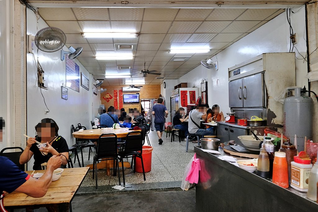 台中東勢︱黃牛肉水餃館．東勢人氣牛肉麵館，招牌麻辣牛肚、鹽酥牛雜必點 @QQ的懶骨頭