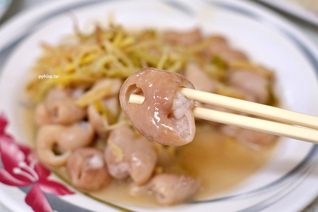 台中東勢︱黃牛肉水餃館．東勢人氣牛肉麵館，招牌麻辣牛肚、鹽酥牛雜必點 @QQ的懶骨頭