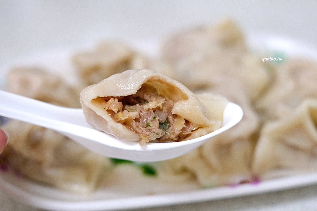 台中東勢︱黃牛肉水餃館．東勢人氣牛肉麵館，招牌麻辣牛肚、鹽酥牛雜必點 @QQ的懶骨頭