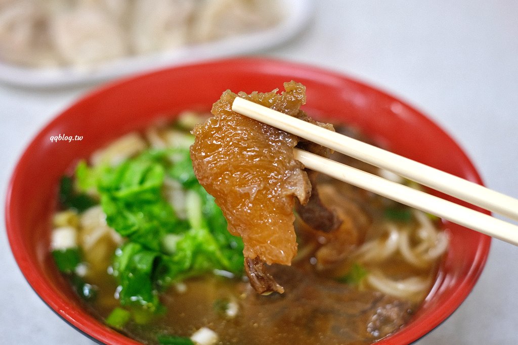 台中東勢︱黃牛肉水餃館．東勢人氣牛肉麵館，招牌麻辣牛肚、鹽酥牛雜必點 @QQ的懶骨頭