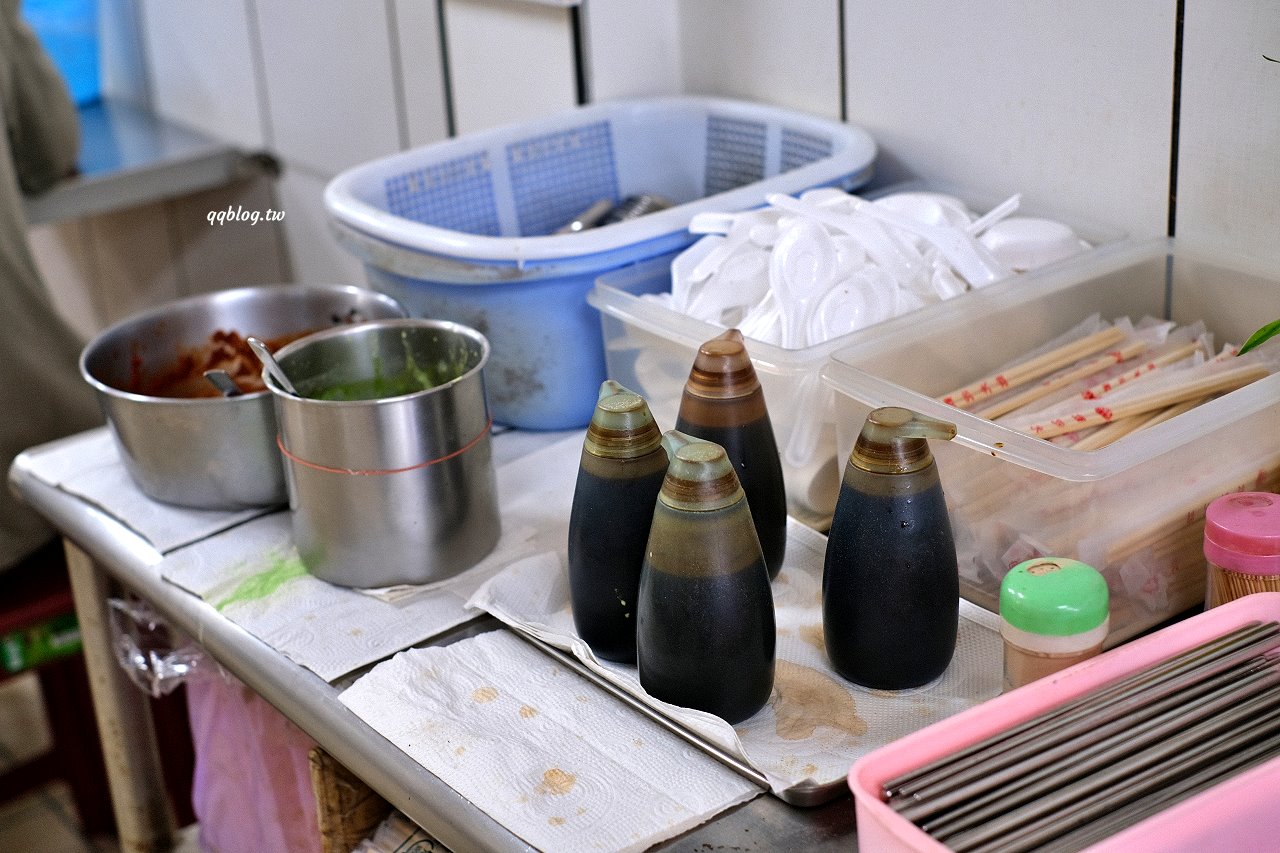 台南安平︱王氏魚皮．安平超人氣早午餐，一份鹹粥一份虱目魚就是美好的一天，2022台南米其林指南-必比登推介 @QQ的懶骨頭