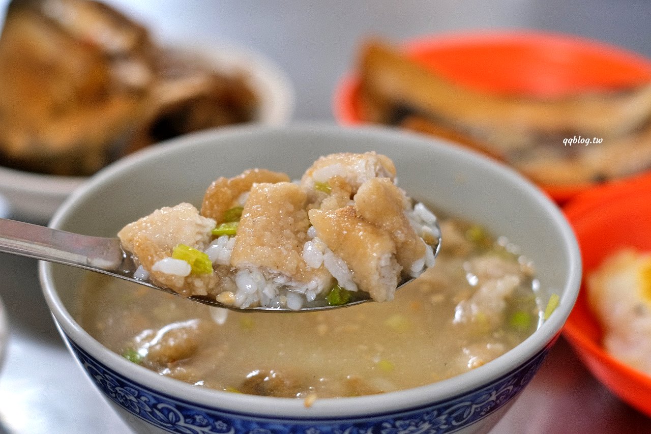 台南安平︱王氏魚皮．安平超人氣早午餐，一份鹹粥一份虱目魚就是美好的一天，2022台南米其林指南-必比登推介 @QQ的懶骨頭