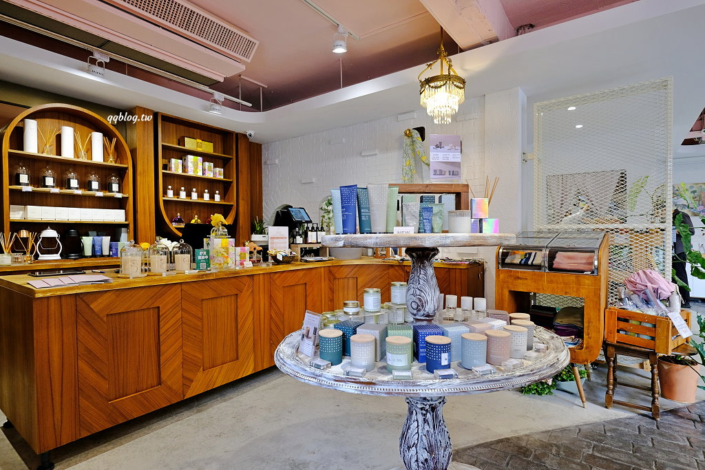 台中西區︱氤氳香氛咖啡 YinYun Cafe．結合香氛與咖啡的複合式餐廳，浪漫的粉紅色建築很吸睛(已歇業) @QQ的懶骨頭