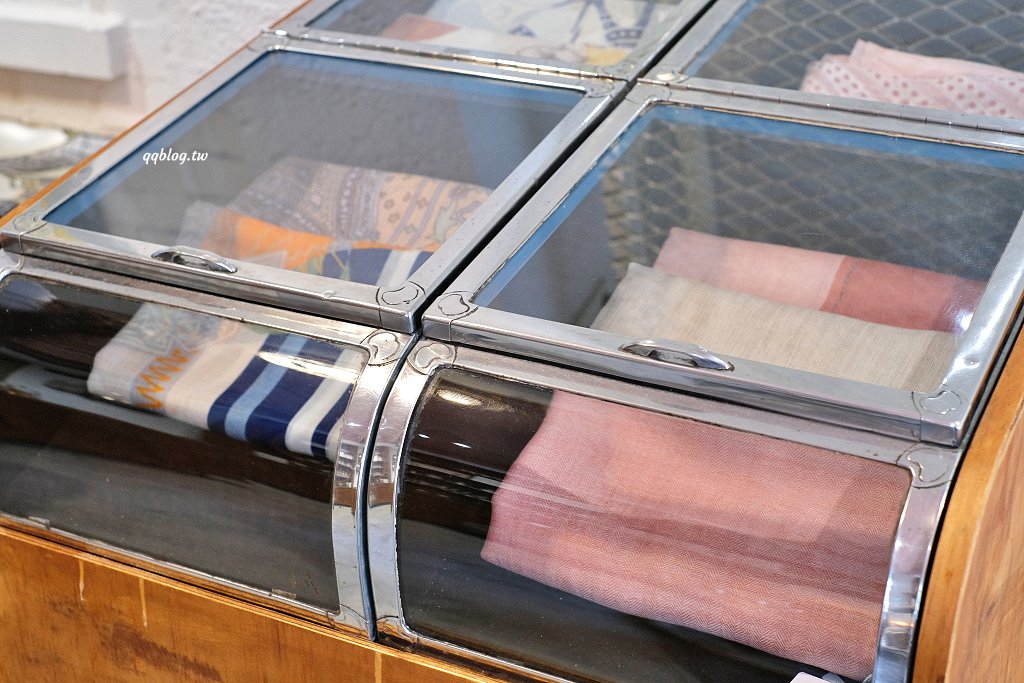 台中西區︱氤氳香氛咖啡 YinYun Cafe．結合香氛與咖啡的複合式餐廳，浪漫的粉紅色建築很吸睛(已歇業) @QQ的懶骨頭