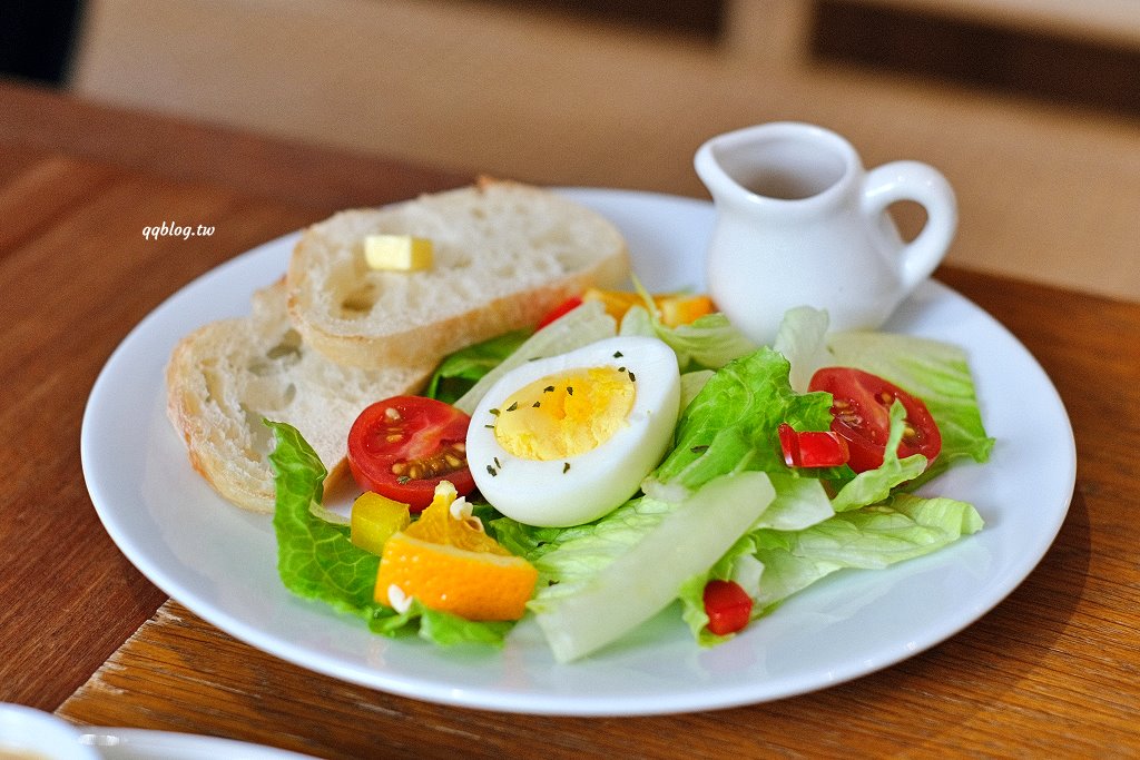 台中西區︱氤氳香氛咖啡 YinYun Cafe．結合香氛與咖啡的複合式餐廳，浪漫的粉紅色建築很吸睛(已歇業) @QQ的懶骨頭