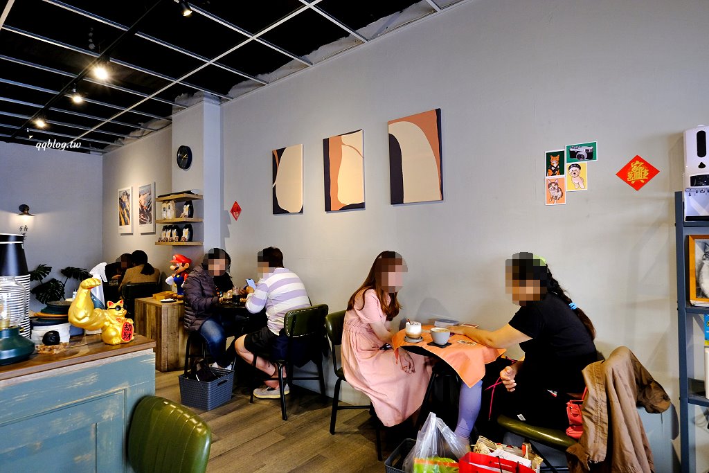 台中北區︱珘墨咖啡 weekend coffee．溫馨舒適的文青小店，手作甜點很有水準 @QQ的懶骨頭