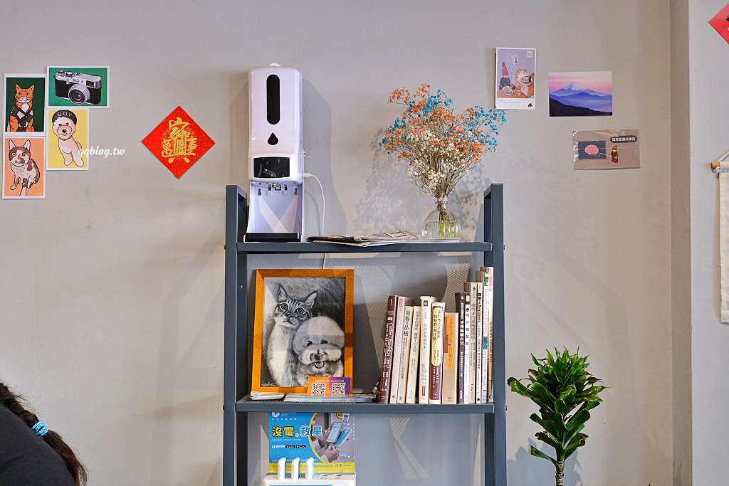 台中北區︱珘墨咖啡 weekend coffee．溫馨舒適的文青小店，手作甜點很有水準 @QQ的懶骨頭