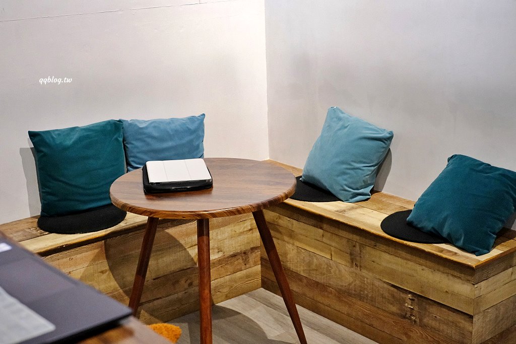 台中北區︱珘墨咖啡 weekend coffee．溫馨舒適的文青小店，手作甜點很有水準 @QQ的懶骨頭