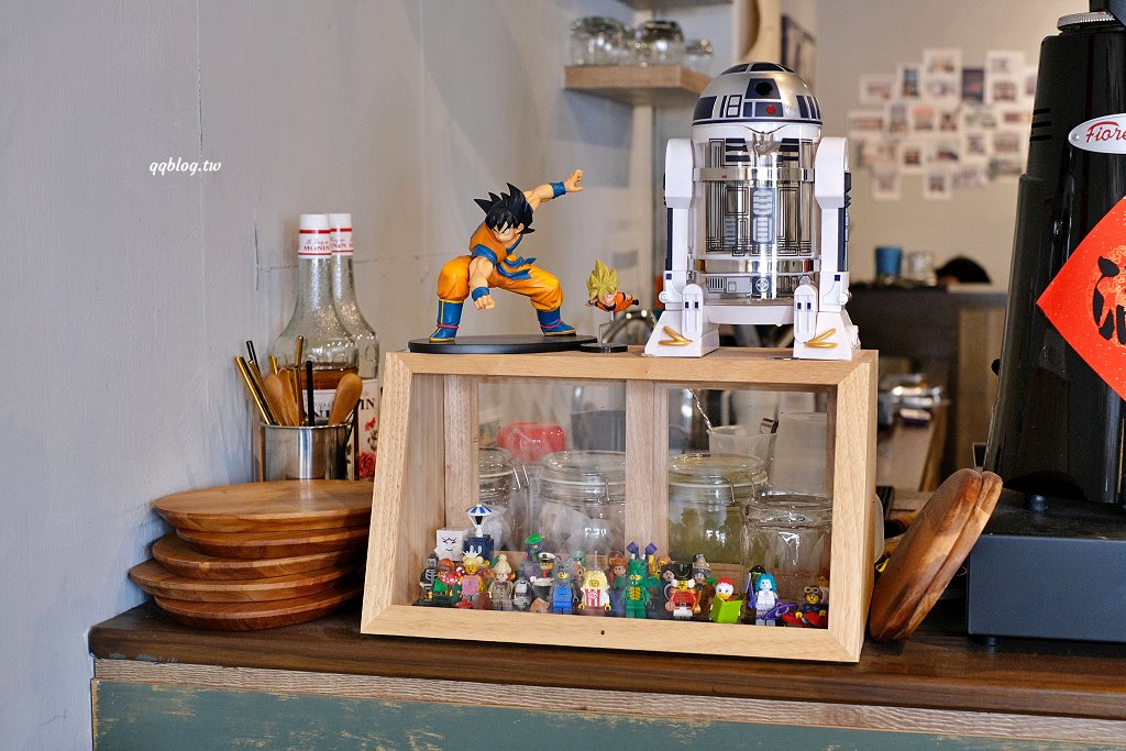 台中北區︱珘墨咖啡 weekend coffee．溫馨舒適的文青小店，手作甜點很有水準 @QQ的懶骨頭