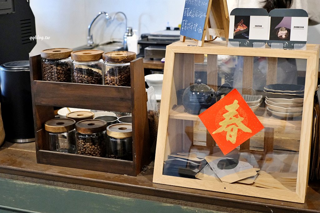 台中北區︱珘墨咖啡 weekend coffee．溫馨舒適的文青小店，手作甜點很有水準 @QQ的懶骨頭