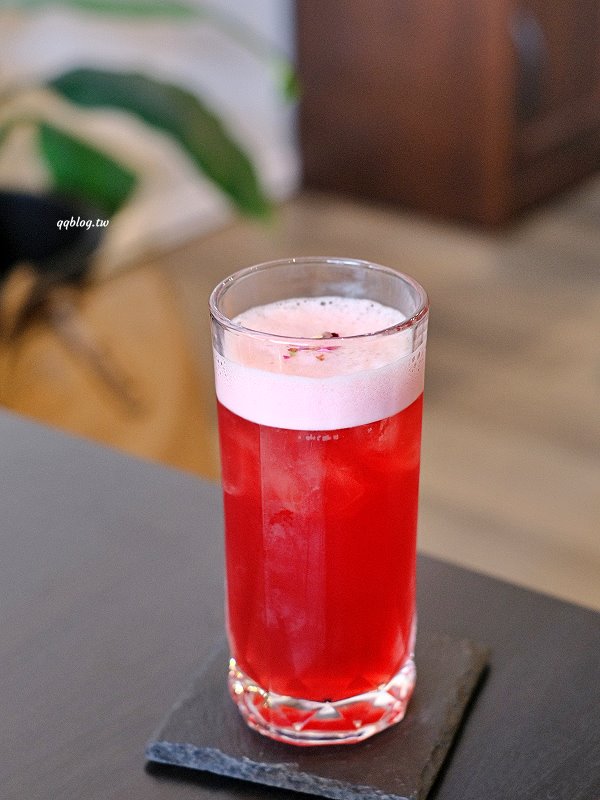 台中北區︱珘墨咖啡 weekend coffee．溫馨舒適的文青小店，手作甜點很有水準 @QQ的懶骨頭