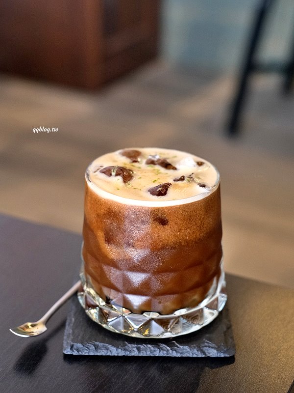 台中北區︱珘墨咖啡 weekend coffee．溫馨舒適的文青小店，手作甜點很有水準 @QQ的懶骨頭