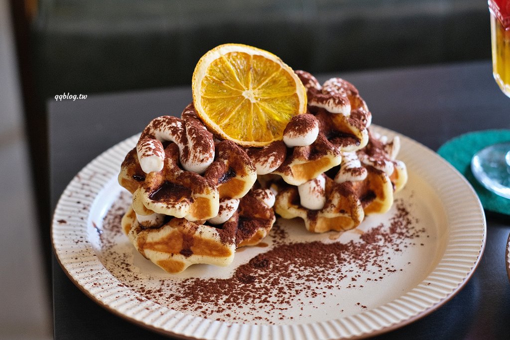 台中北區︱珘墨咖啡 weekend coffee．溫馨舒適的文青小店，手作甜點很有水準 @QQ的懶骨頭