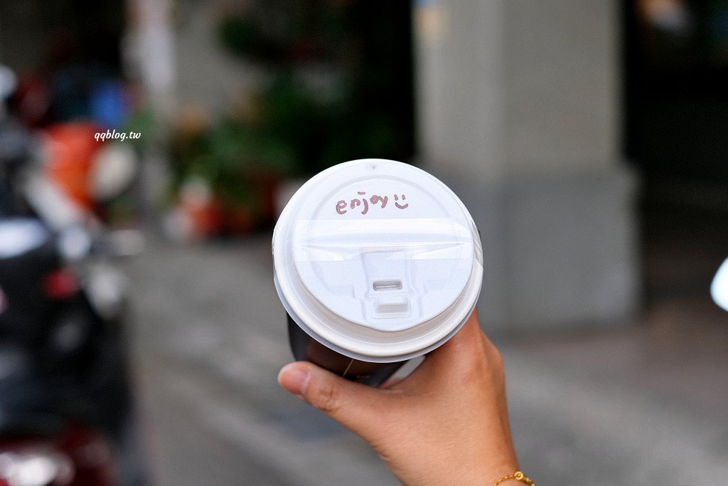 台中北區︱珘墨咖啡 weekend coffee．溫馨舒適的文青小店，手作甜點很有水準 @QQ的懶骨頭