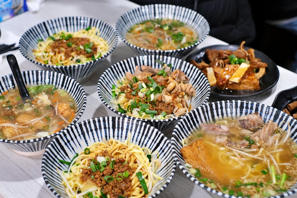 苗栗卓蘭︱立軒麵館．Google評價4.6顆星的客家早午餐麵食，軟嫩豬頭肉要早點來才吃得到，點滿一桌是必需的 @QQ的懶骨頭