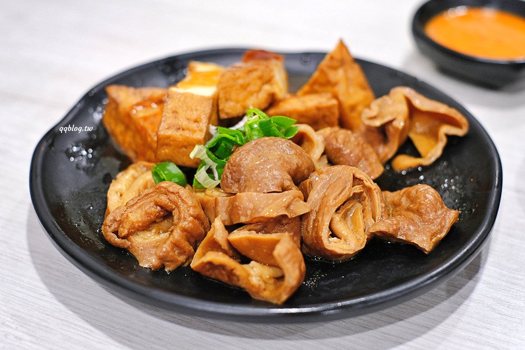 苗栗卓蘭︱立軒麵館．Google評價4.6顆星的客家早午餐麵食，軟嫩豬頭肉要早點來才吃得到，點滿一桌是必需的 @QQ的懶骨頭