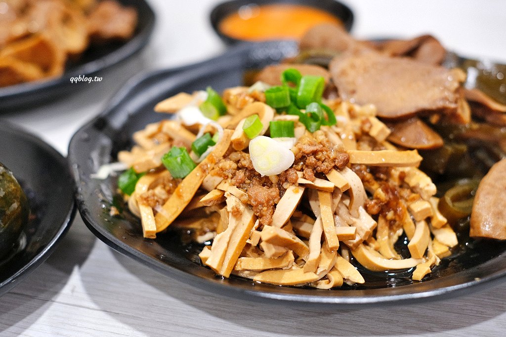 苗栗卓蘭︱立軒麵館．Google評價4.6顆星的客家早午餐麵食，軟嫩豬頭肉要早點來才吃得到，點滿一桌是必需的 @QQ的懶骨頭