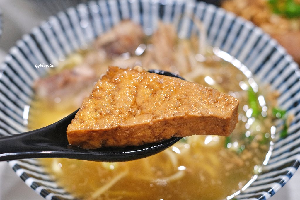 苗栗卓蘭︱立軒麵館．Google評價4.6顆星的客家早午餐麵食，軟嫩豬頭肉要早點來才吃得到，點滿一桌是必需的 @QQ的懶骨頭