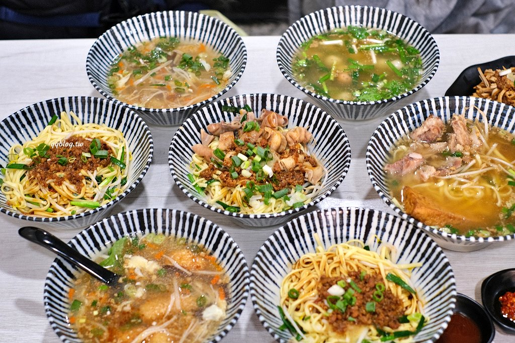 苗栗卓蘭︱立軒麵館．Google評價4.6顆星的客家早午餐麵食，軟嫩豬頭肉要早點來才吃得到，點滿一桌是必需的 @QQ的懶骨頭