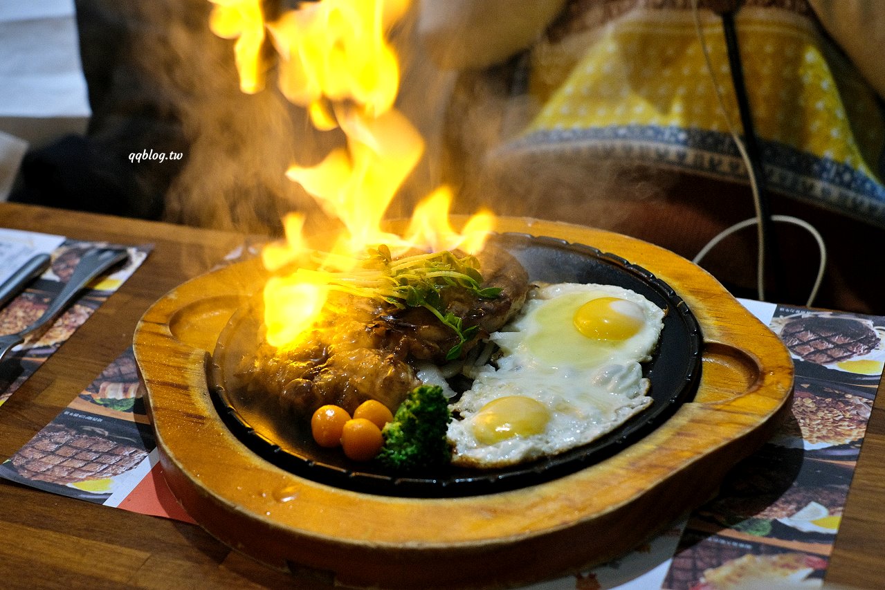 宜蘭五結︱來來牛排館．東台灣超人氣牛排館，火焰牛排很吸睛，飲料喝到飽、麵加量還不加價 @QQ的懶骨頭