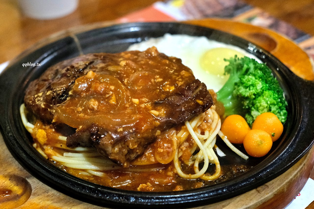 宜蘭五結︱來來牛排館．東台灣超人氣牛排館，火焰牛排很吸睛，飲料喝到飽、麵加量還不加價 @QQ的懶骨頭