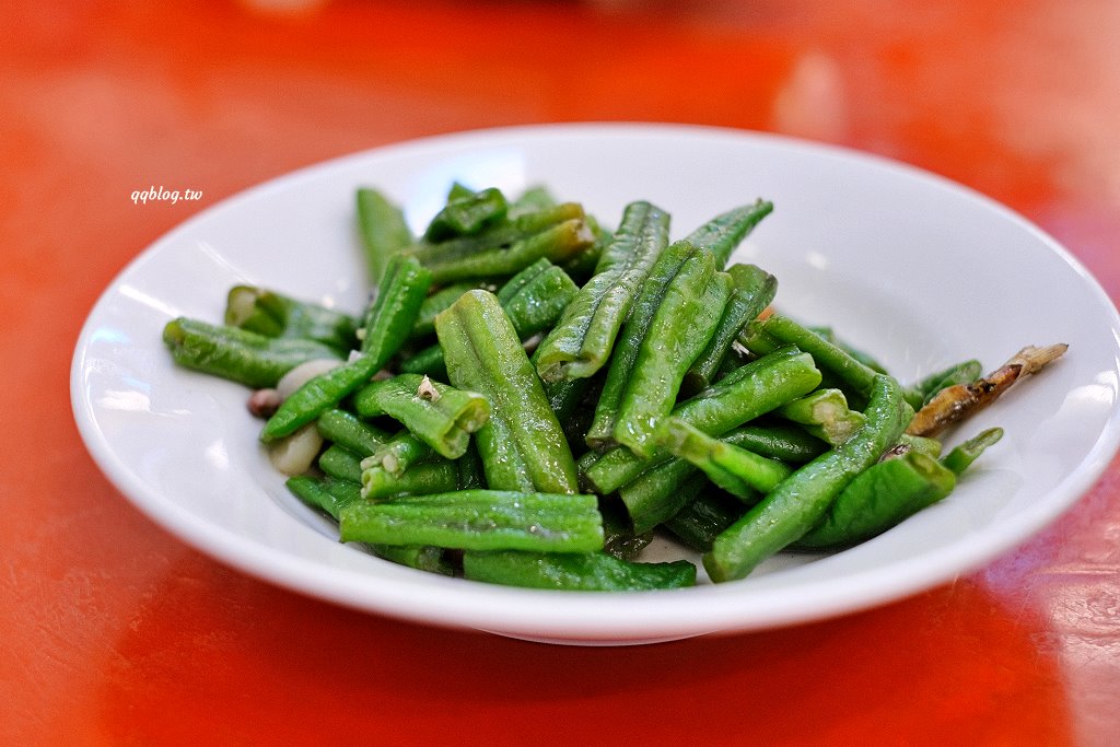 台中梧棲︱梧棲來來海鮮餐廳．海線超人氣海鮮餐廳，點餐一直送菜太大方 @QQ的懶骨頭