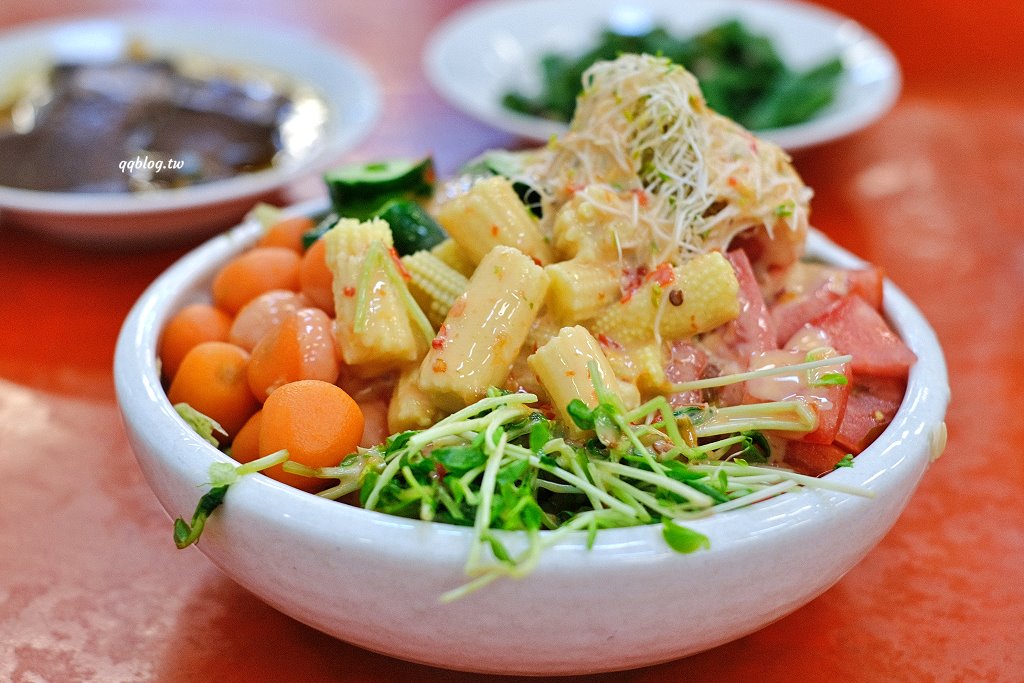 台中梧棲︱梧棲來來海鮮餐廳．海線超人氣海鮮餐廳，點餐一直送菜太大方 @QQ的懶骨頭