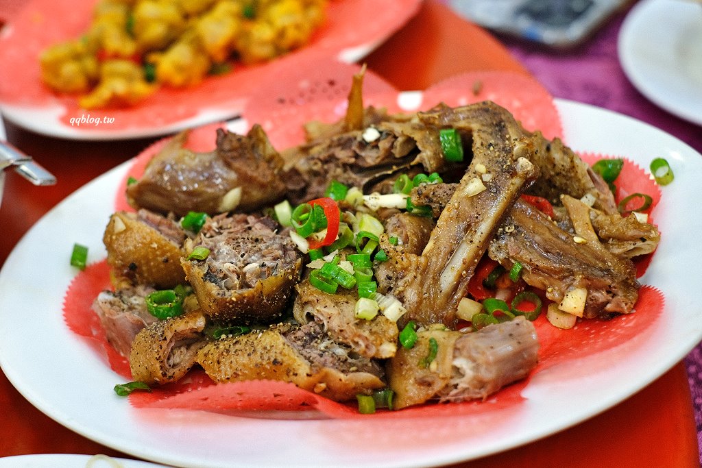 台中梧棲︱梧棲來來海鮮餐廳．海線超人氣海鮮餐廳，點餐一直送菜太大方 @QQ的懶骨頭