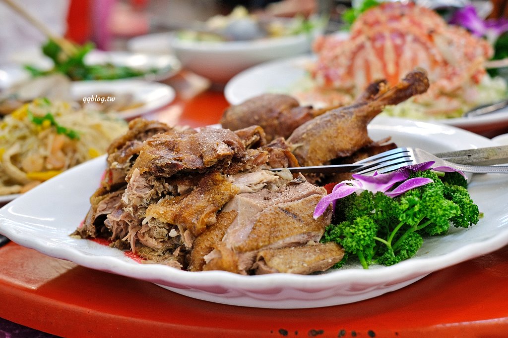 台中梧棲︱梧棲來來海鮮餐廳．海線超人氣海鮮餐廳，點餐一直送菜太大方 @QQ的懶骨頭