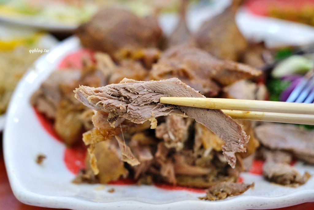 台中梧棲︱梧棲來來海鮮餐廳．海線超人氣海鮮餐廳，點餐一直送菜太大方 @QQ的懶骨頭