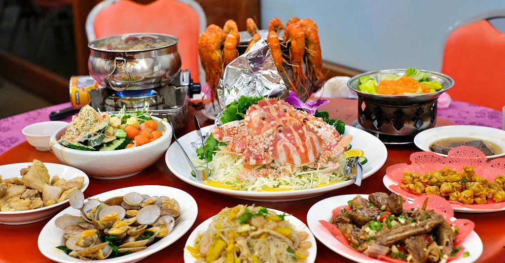 台中梧棲︱梧棲來來海鮮餐廳．海線超人氣海鮮餐廳，點餐一直送菜太大方 @QQ的懶骨頭