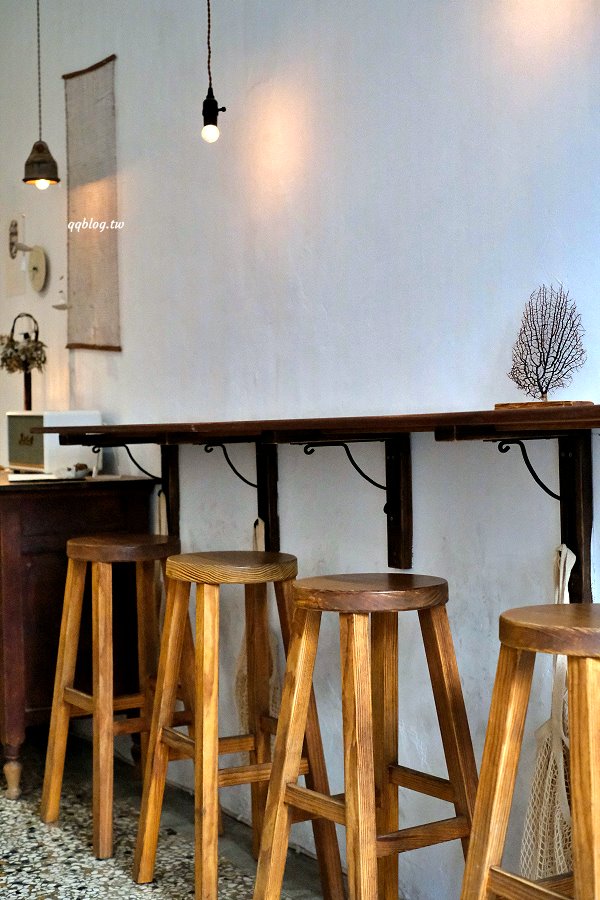 台中西屯︱來森もり．精誠商圈巷K弄裡的老宅甜點店，甜點有水準，還有萌萌的店貓麥芽坐陪 @QQ的懶骨頭