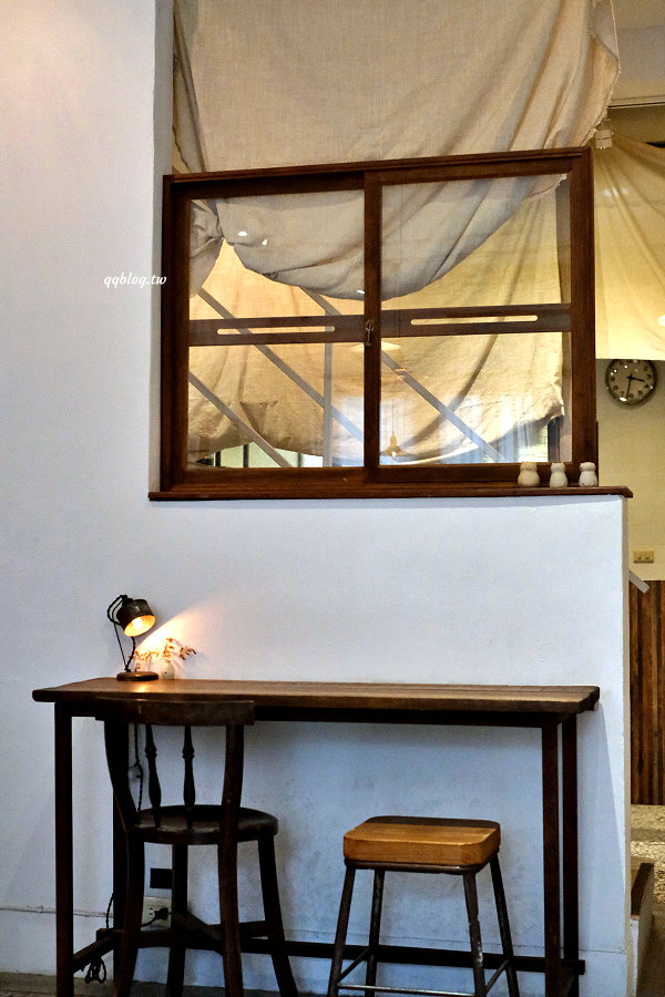 台中西屯︱來森もり．精誠商圈巷K弄裡的老宅甜點店，甜點有水準，還有萌萌的店貓麥芽坐陪 @QQ的懶骨頭