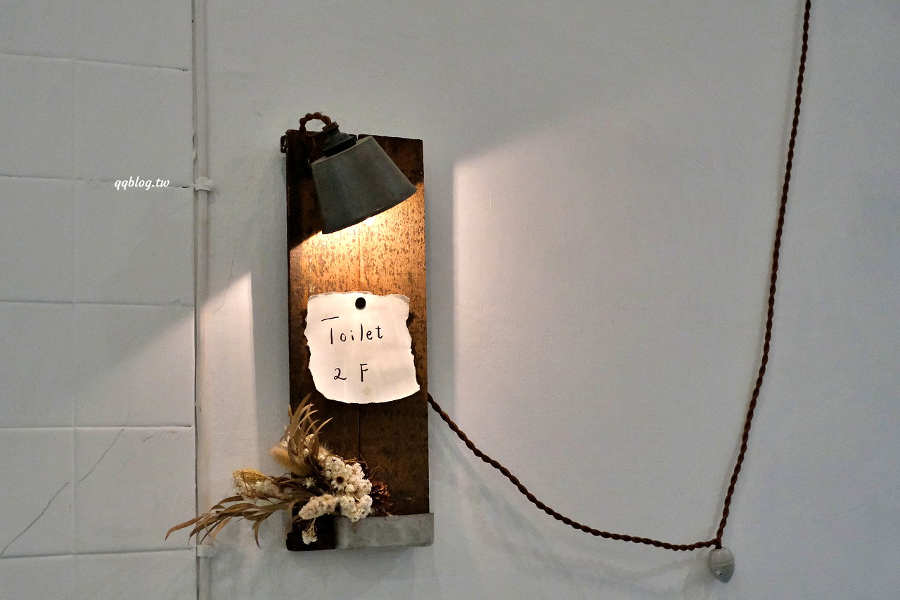 台中西屯︱來森もり．精誠商圈巷K弄裡的老宅甜點店，甜點有水準，還有萌萌的店貓麥芽坐陪 @QQ的懶骨頭