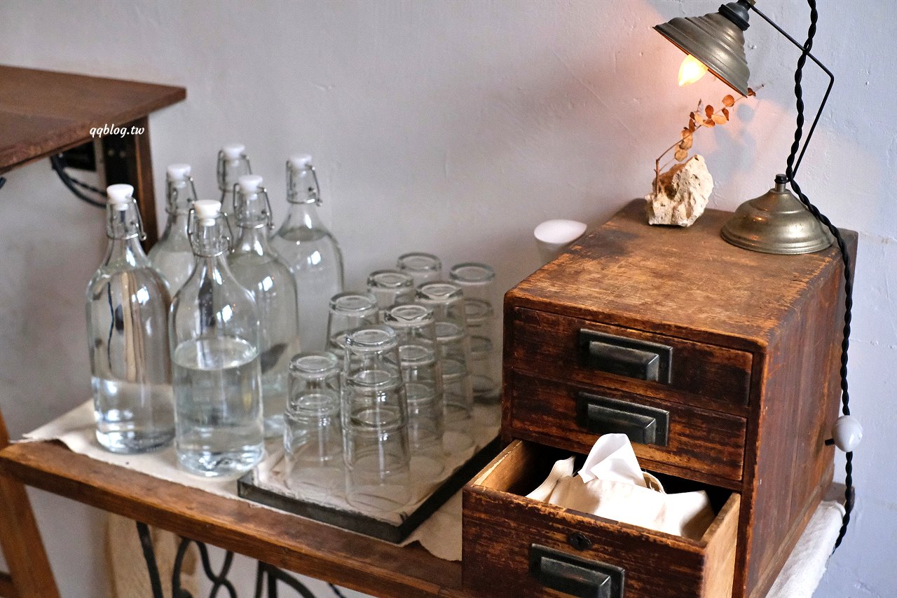 台中西屯︱來森もり．精誠商圈巷K弄裡的老宅甜點店，甜點有水準，還有萌萌的店貓麥芽坐陪 @QQ的懶骨頭