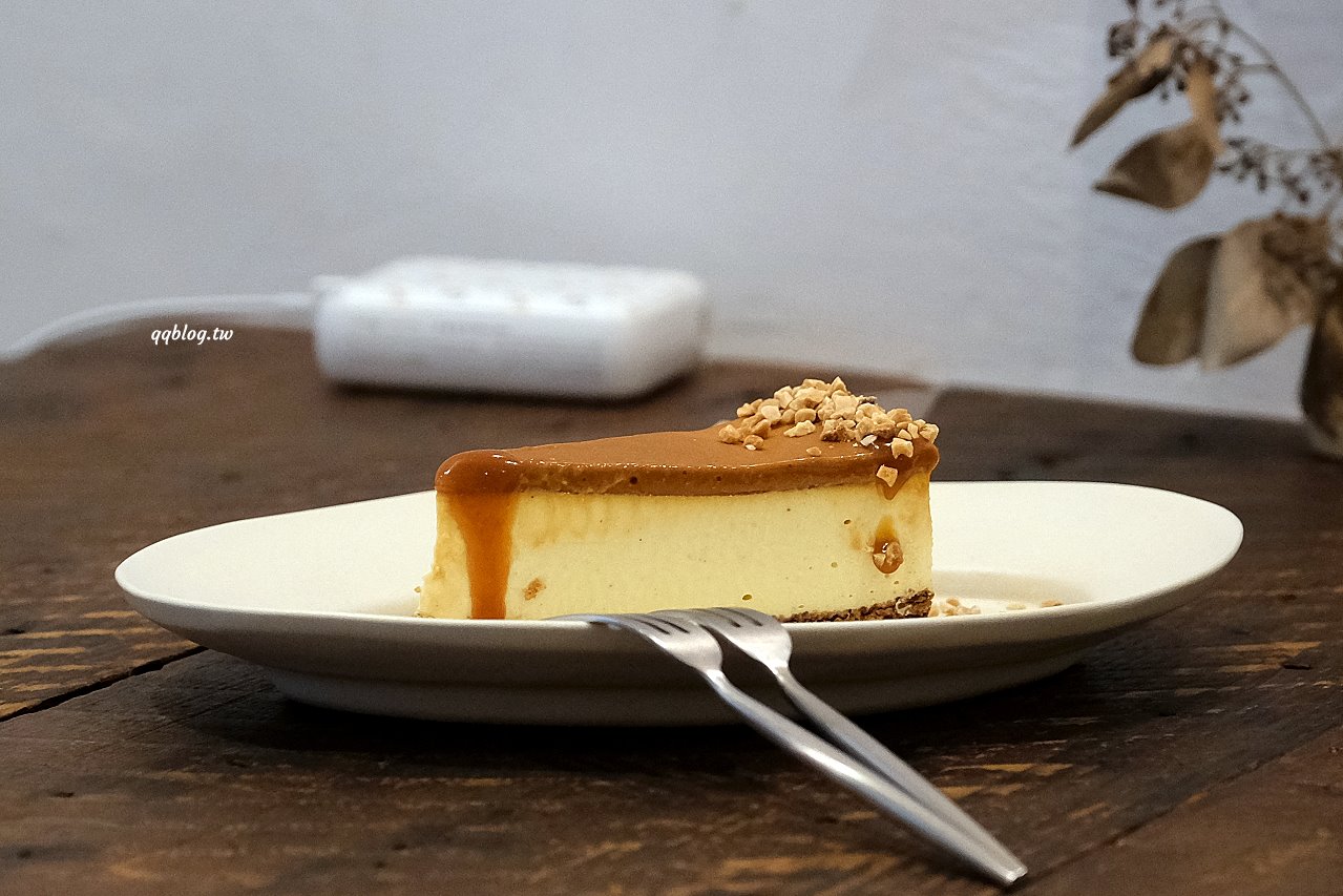 台中西屯︱來森もり．精誠商圈巷K弄裡的老宅甜點店，甜點有水準，還有萌萌的店貓麥芽坐陪 @QQ的懶骨頭